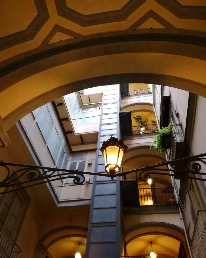 Per Amor Duomo Napels Buitenkant foto